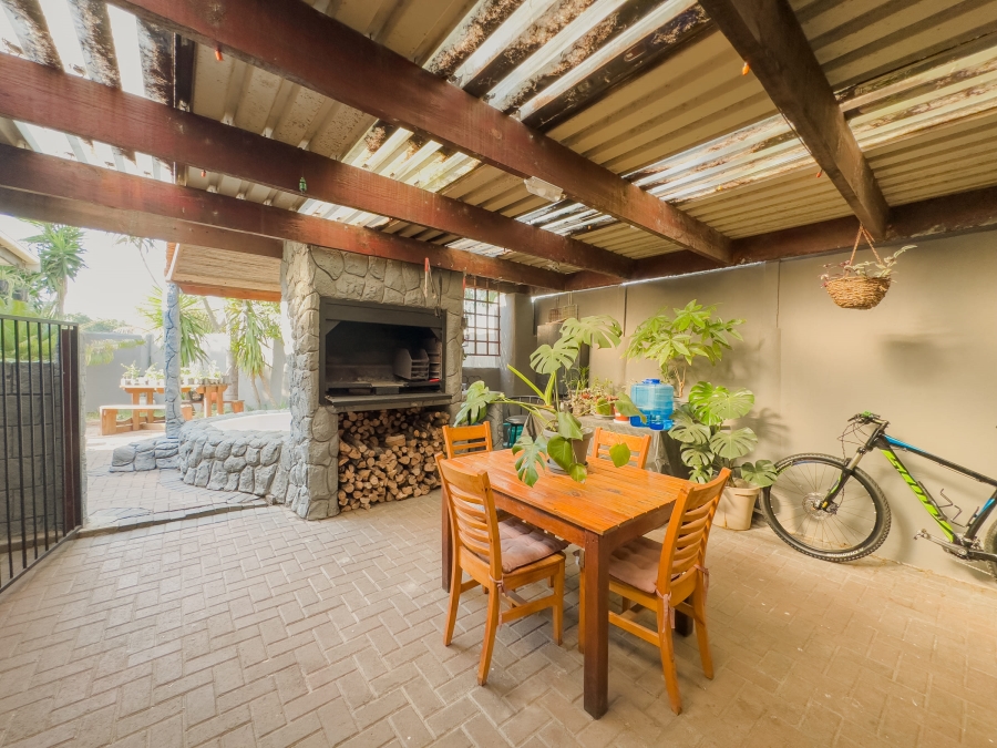 4 Bedroom Property for Sale in Richwood Western Cape